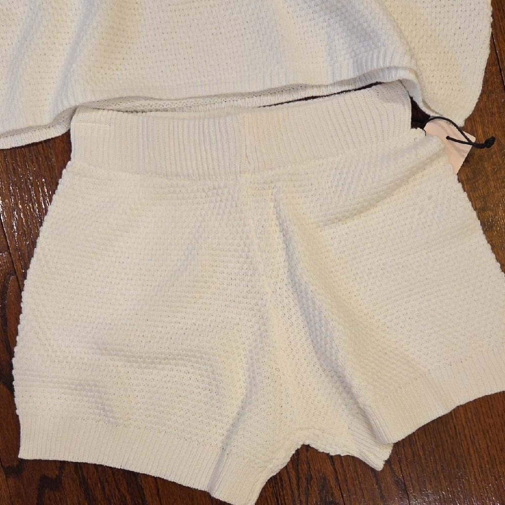 Sincerely Jules White Short Sleeve Henley Set - Picture 4 of 4